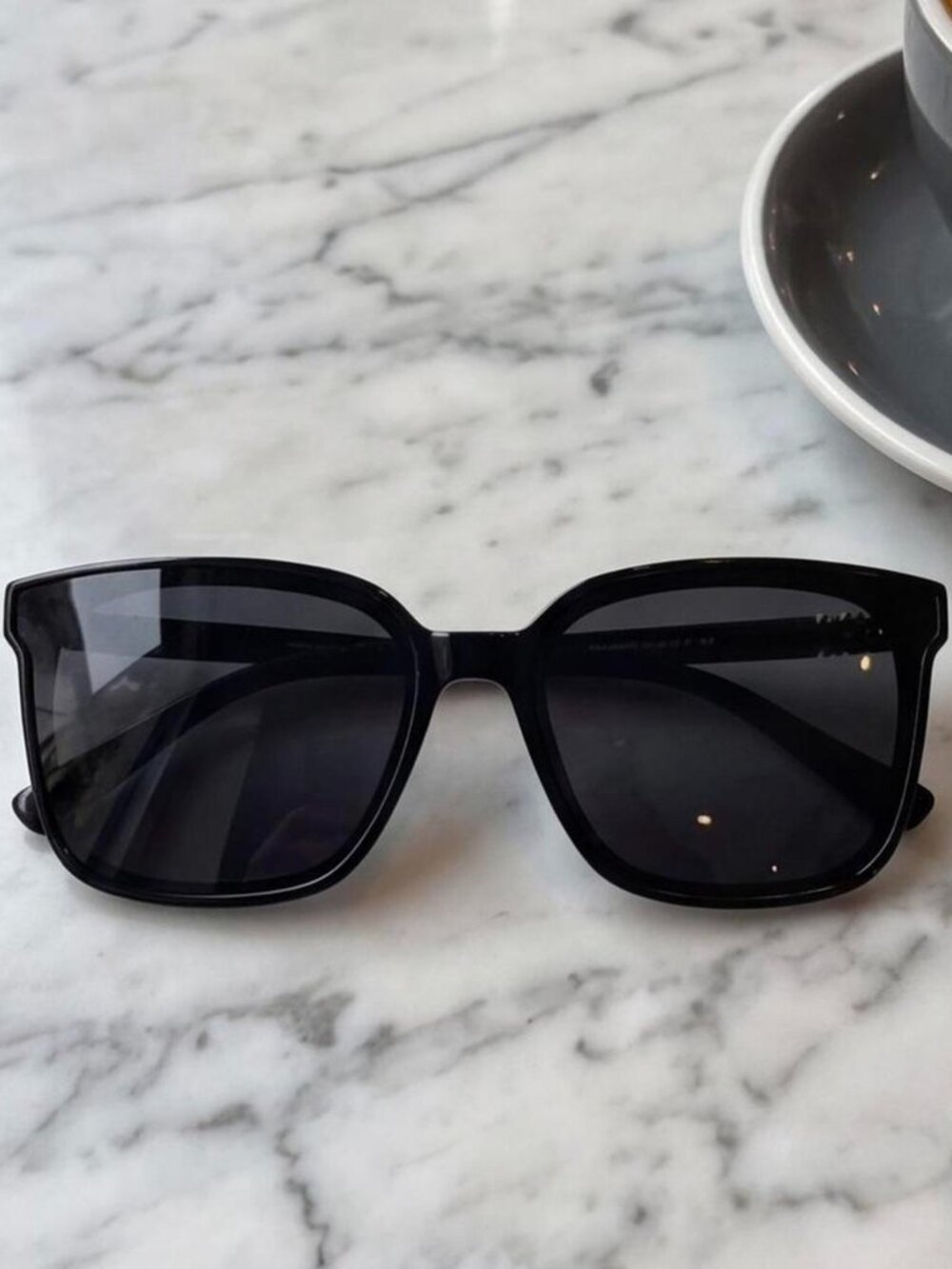 Black Square Oversized Sunglasses | Classic Everyday Shades